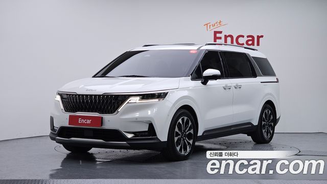 Kia Canival 2023 — photo 1
