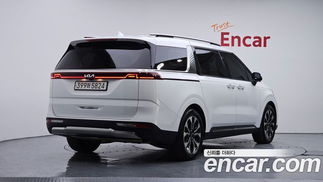 Kia Canival 2023 — photo 2