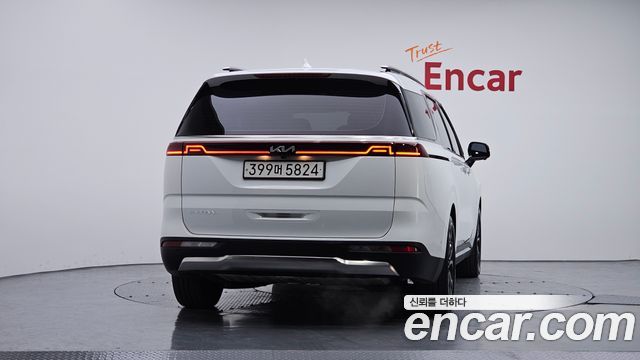 Kia Canival 2023 — photo 4