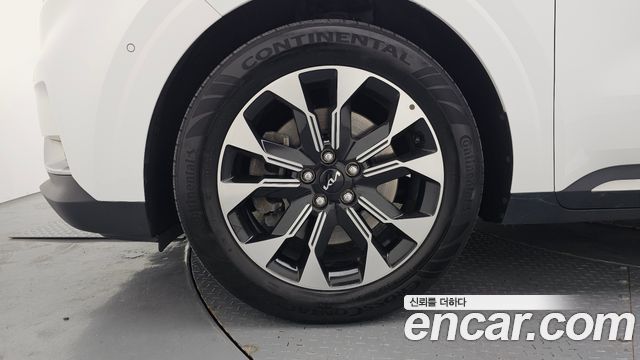 Kia Canival 2023 — photo 5