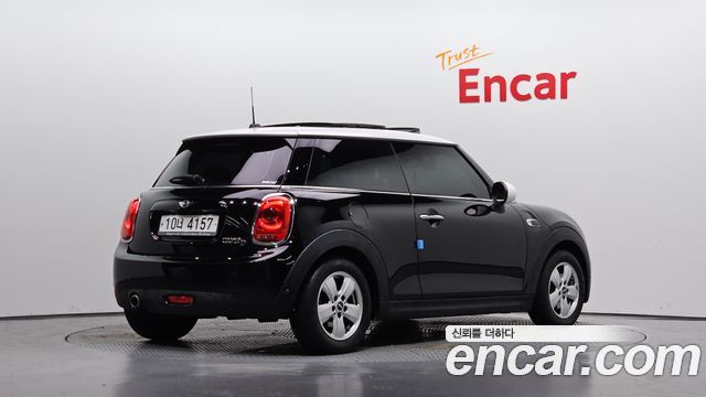 Mini Cooper 2017 — photo 2
