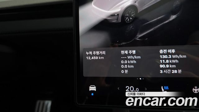Tesla Model Y 2026 — photo 11