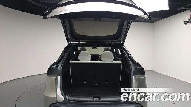 Tesla Model Y 2026 — photo 26