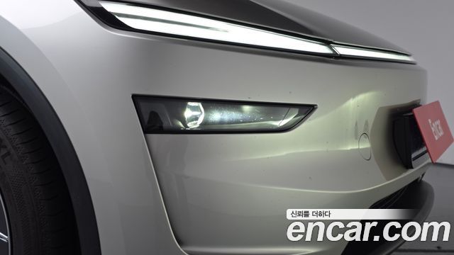 Tesla Model Y 2026 — photo 8