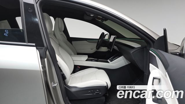 Tesla Model Y 2026 — photo 16
