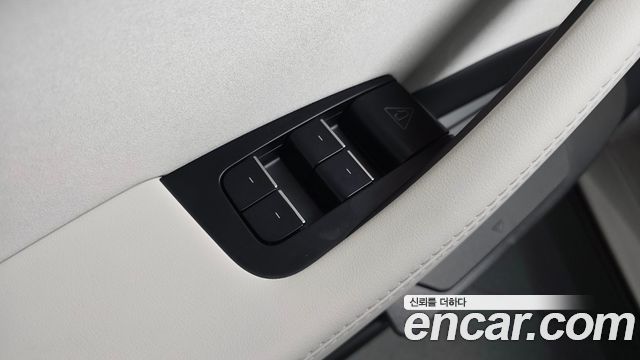 Tesla Model Y 2026 — photo 28