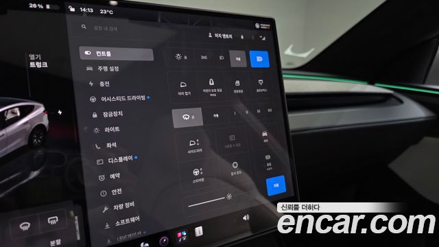 Tesla Model Y 2026 — photo 30