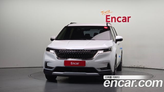 Kia Canival 2023 — photo 3