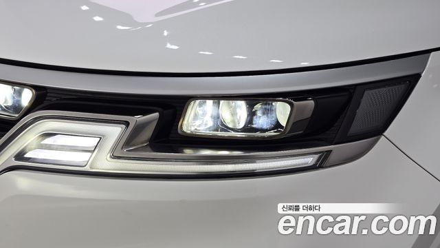 Kia Canival 2023 — photo 8