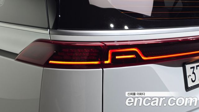 Kia Canival 2023 — photo 9