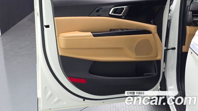 Kia Canival 2023 — photo 15