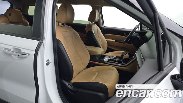 Kia Canival 2023 — photo 16