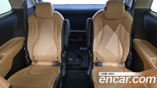 Kia Canival 2023 — photo 30