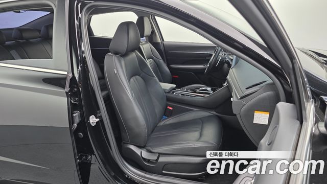 Hyundai Sonata 2023 — photo 17