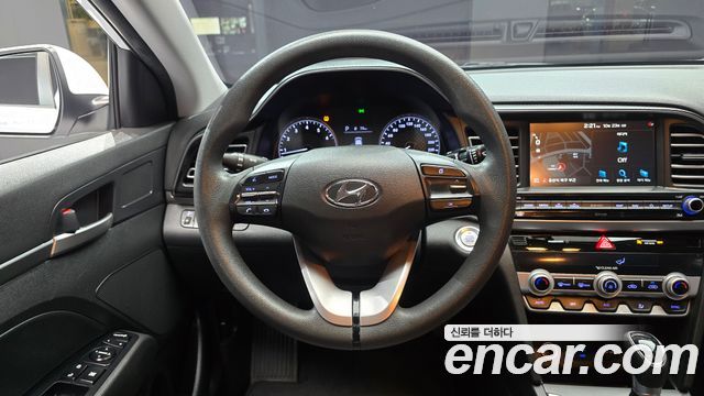 Hyundai AVANTE 2020 — photo 13