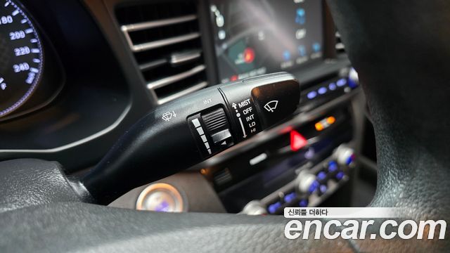 Hyundai AVANTE 2020 — photo 17