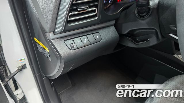Hyundai AVANTE 2020 — photo 18