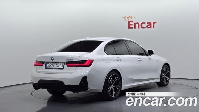 BMW 3-Series 2024 — photo 2