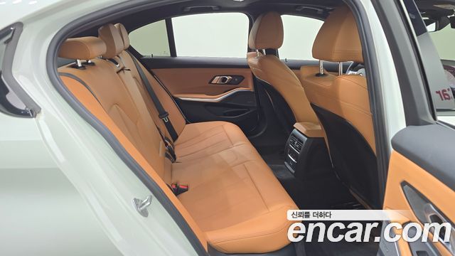 BMW 3-Series 2024 — photo 17