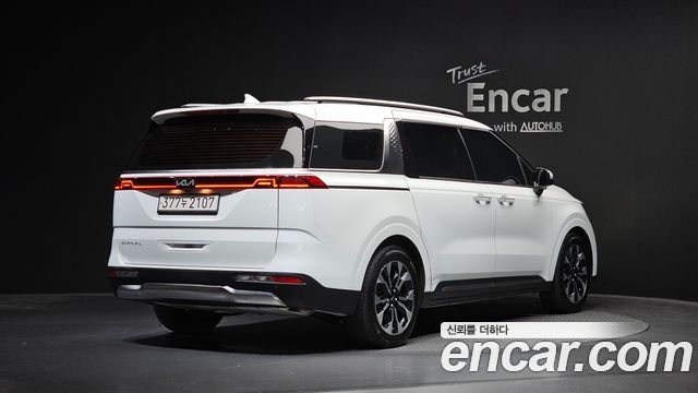 Kia Canival 2022 — photo 2