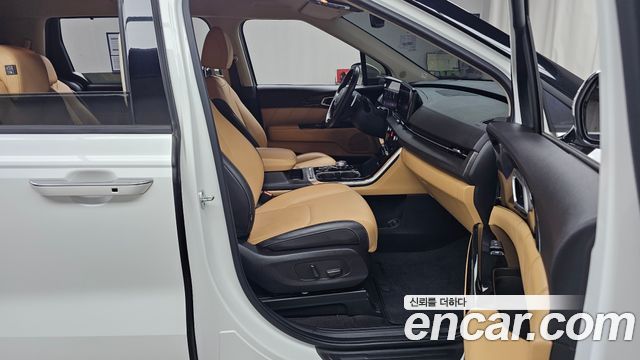 Kia Canival 2022 — photo 16