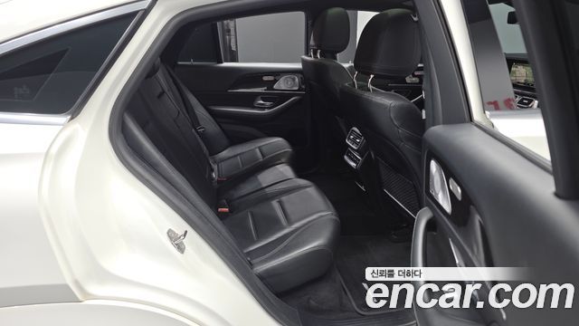 Mercedes-Benz GLE-Class 2021 — photo 17