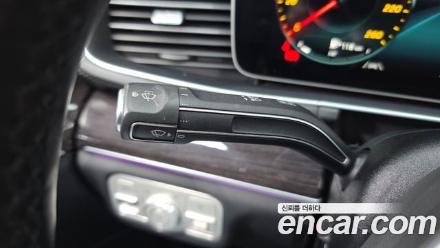 Mercedes-Benz GLE-Class 2021 — photo 30