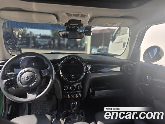 Mini Cooper 2022 — photo 7