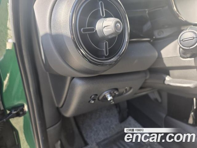 Mini Cooper 2022 — photo 9