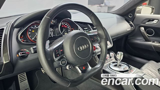 Audi R8 2015 — photo 19