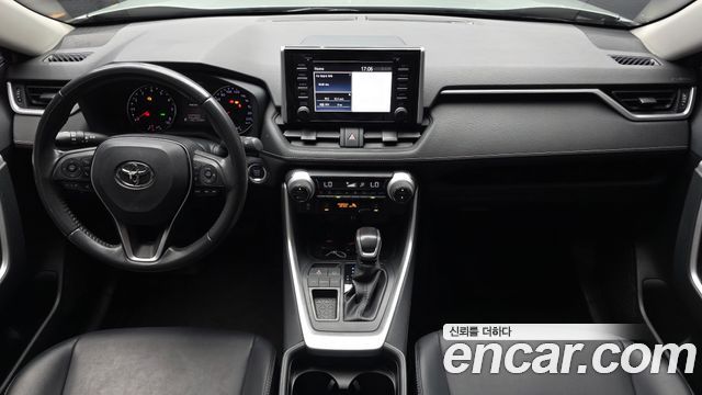 Toyota RAV4 2019 — photo 10