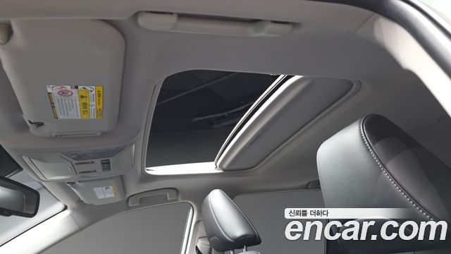 Toyota RAV4 2019 — photo 23