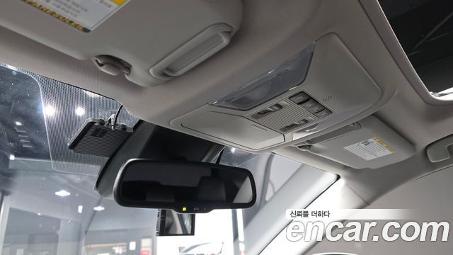 Toyota RAV4 2019 — photo 25