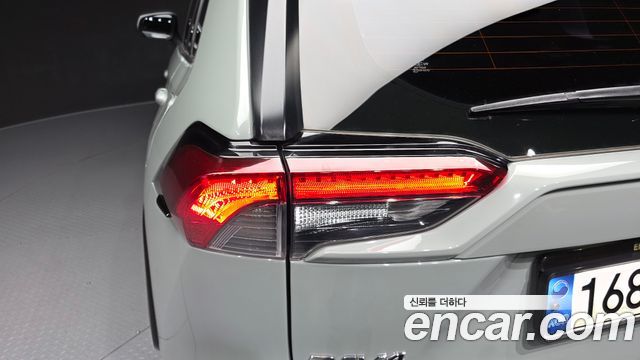 Toyota RAV4 2019 — photo 9