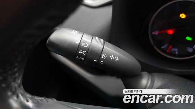 Toyota RAV4 2019 — photo 27