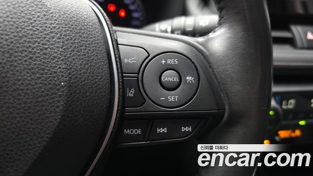 Toyota RAV4 2019 — photo 29