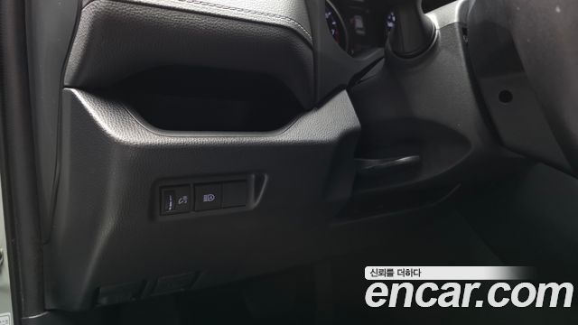 Toyota RAV4 2019 — photo 31