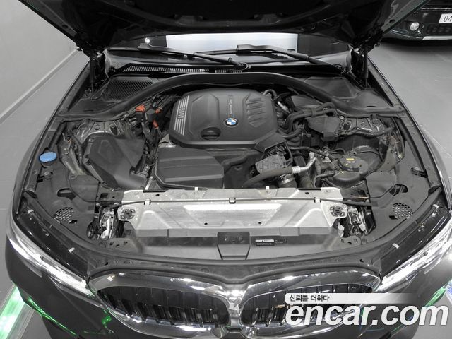 BMW 3-Series 2019 — photo 6