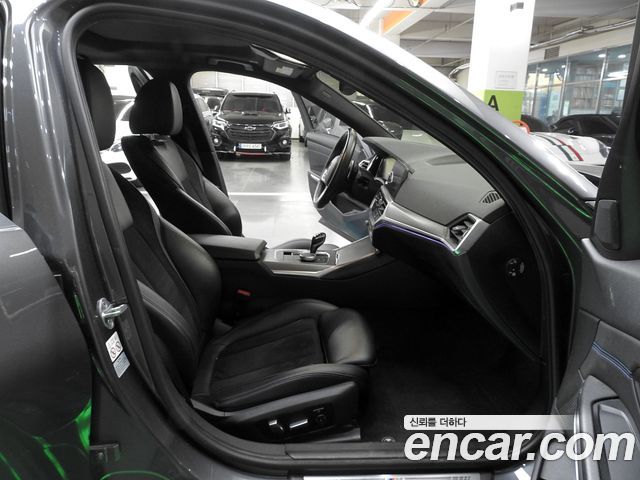 BMW 3-Series 2019 — photo 11