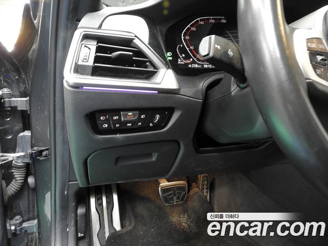 BMW 3-Series 2019 — photo 17