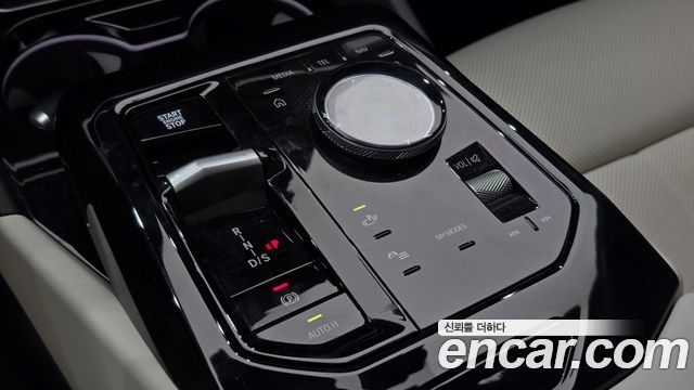 BMW 5-Series 2025 — photo 12