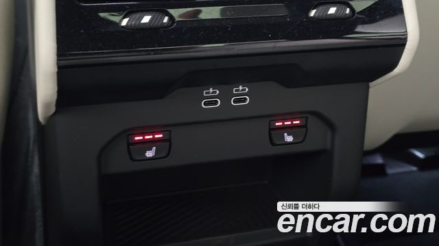 BMW 5-Series 2025 — photo 17
