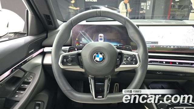 BMW 5-Series 2025 — photo 21