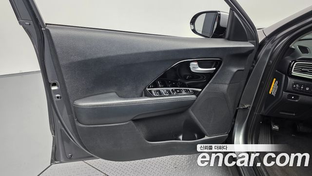 Kia Niro 2018 — photo 14