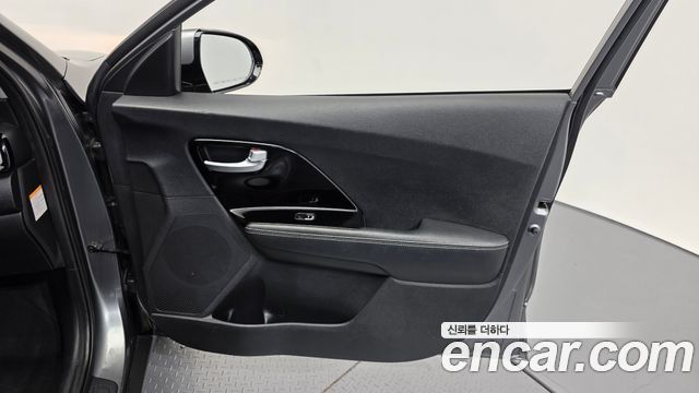 Kia Niro 2018 — photo 15