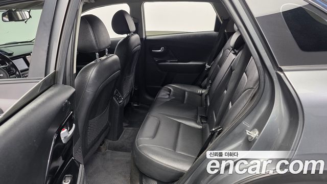 Kia Niro 2018 — photo 16