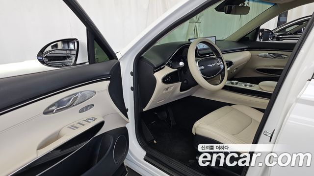 Genesis GV70 2022 — photo 10