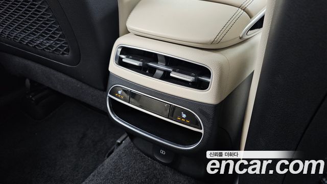 Genesis GV70 2022 — photo 19