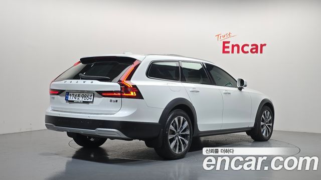 Volvo V90 2024 — photo 2