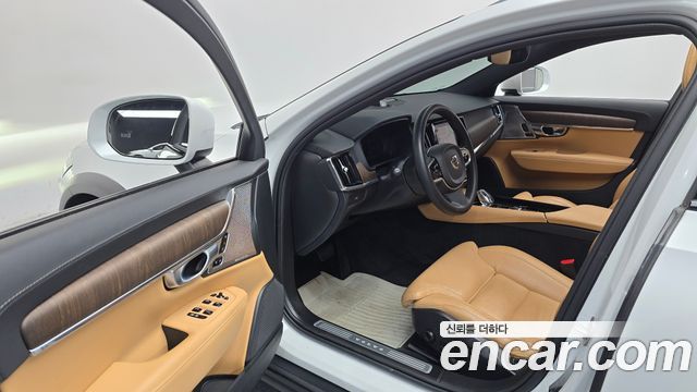 Volvo V90 2024 — photo 13